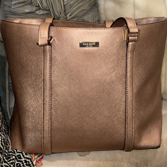 Kate Spade Cedar Street Hayden Tote • Metallic Rose Gold • Saffiano Leather👑 - Picture 15 of 17